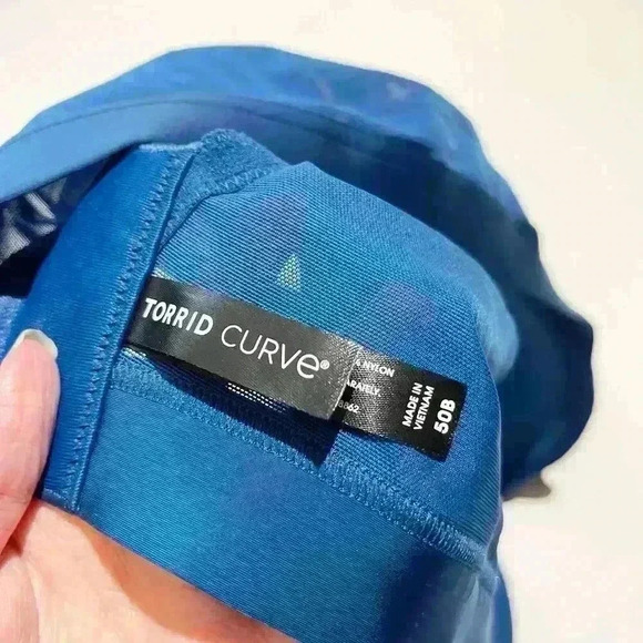 Torrid Curve Teal Cheetah Leopard Print Underwire Bombshell Bra Womens Size 50B - Picture 3 of 13